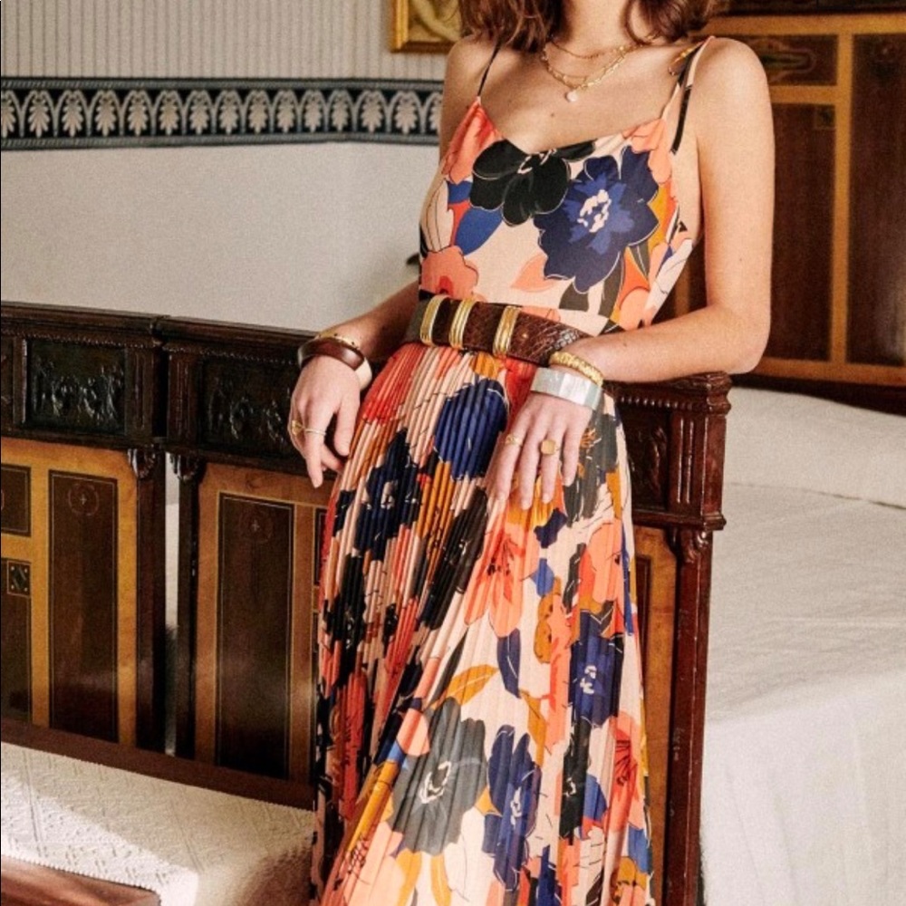ISO Sézane Nissa Dress Size 2 or 4
